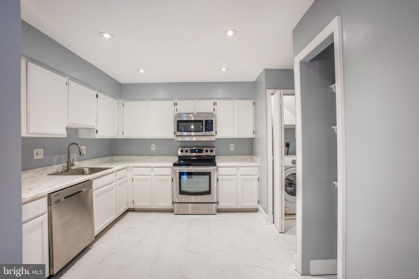 14726 Valiant Terrace #14-151 photo 25