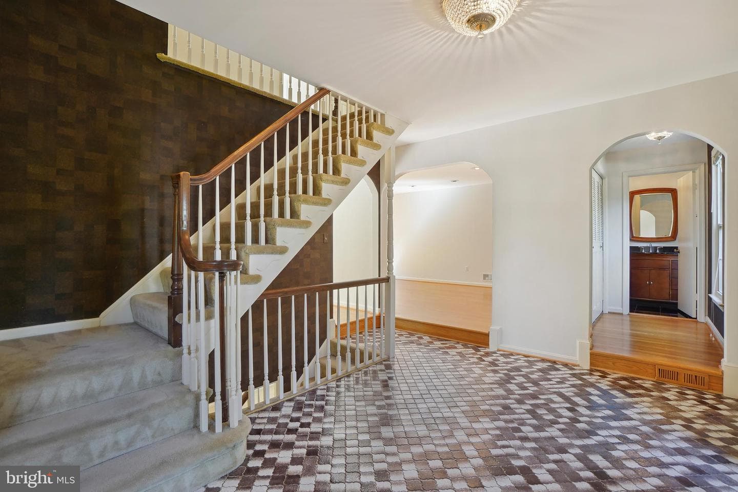 12 Halifax Court photo 4