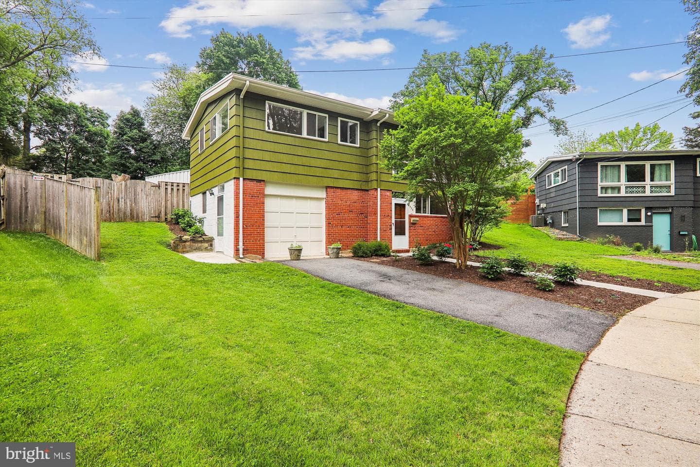 3920 Denfeld Court photo 2