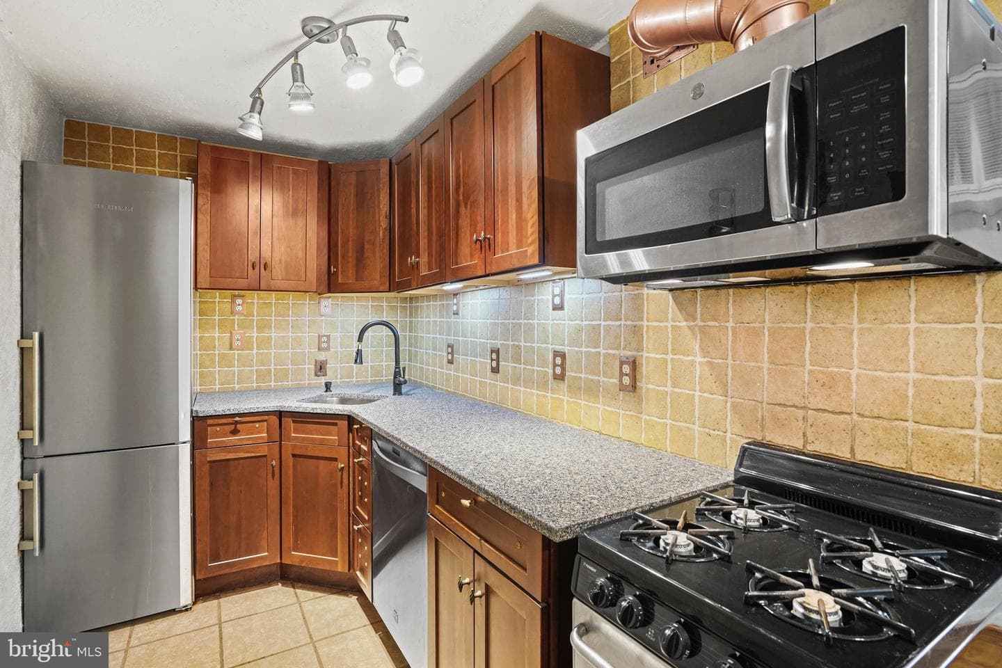 575 Thayer Avenue #404 photo 11