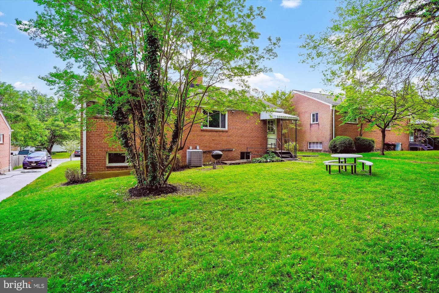 7902 Glenside Drive photo 6