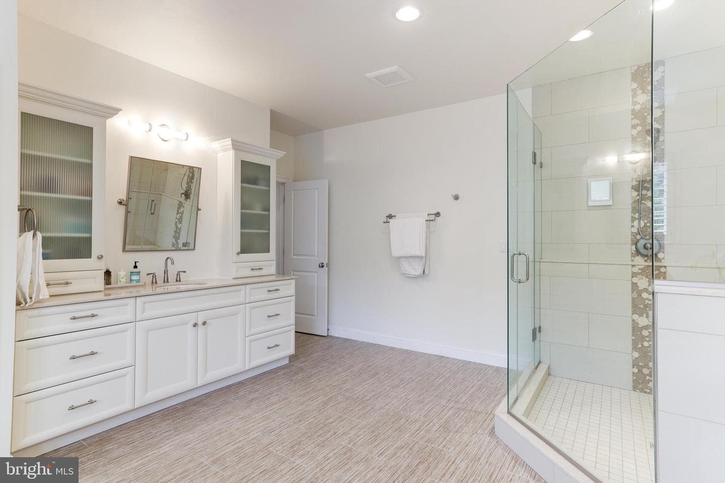 6502 Quaker Ridge Road photo 35