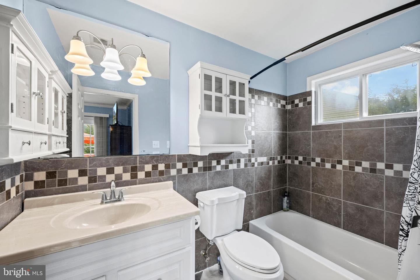 1127 Lewis Avenue photo 22