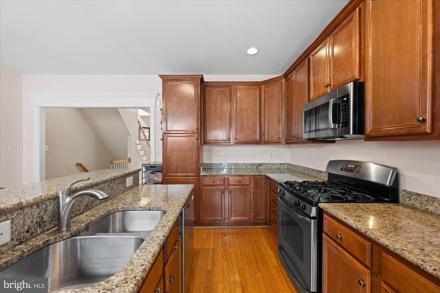 11820 Regents Park Drive photo 6