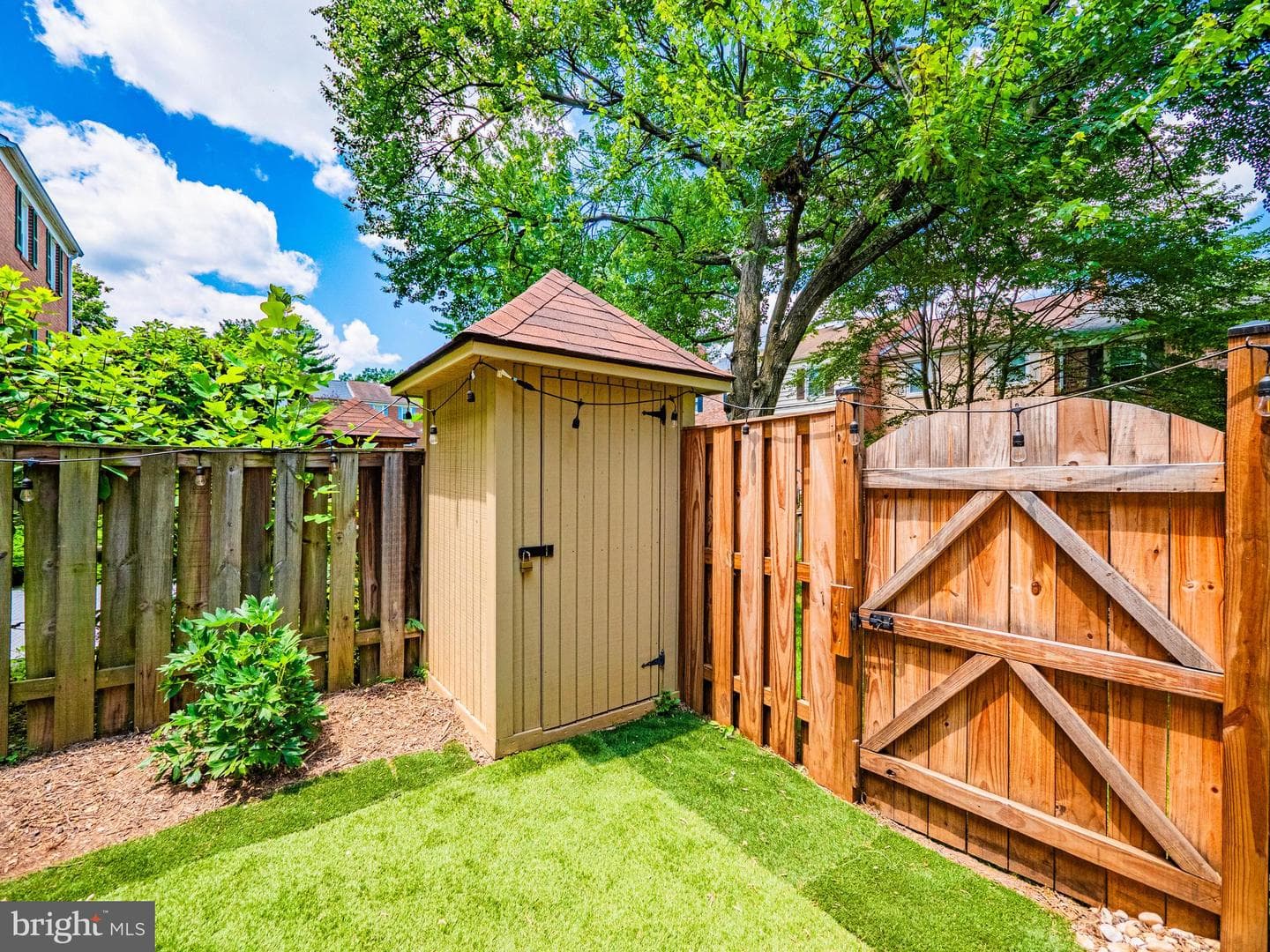 35 Longmeadow Drive photo 6
