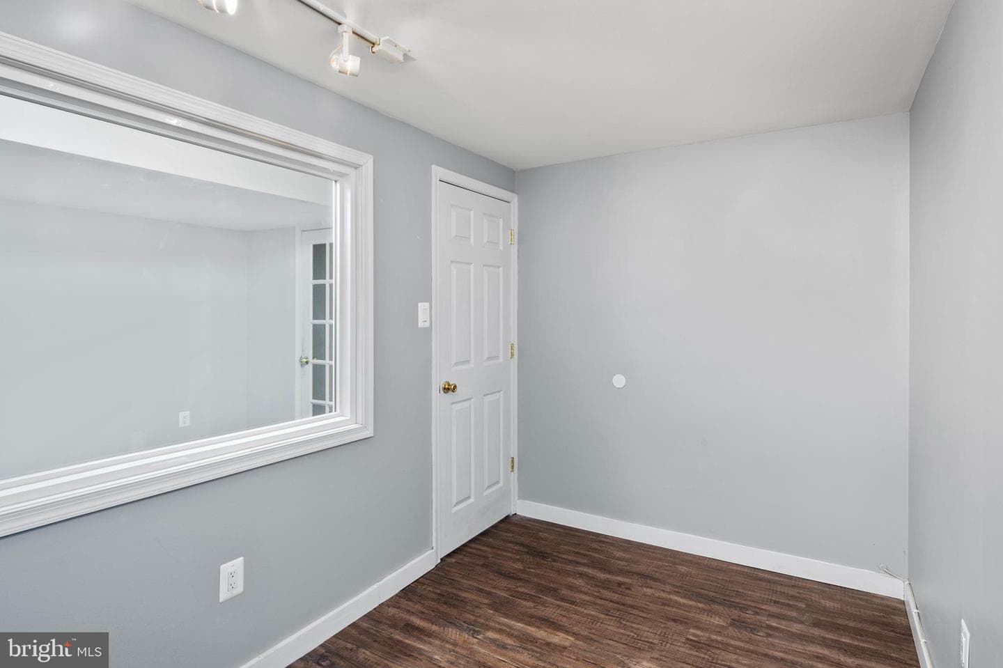 1704 Hopefield Road photo 25
