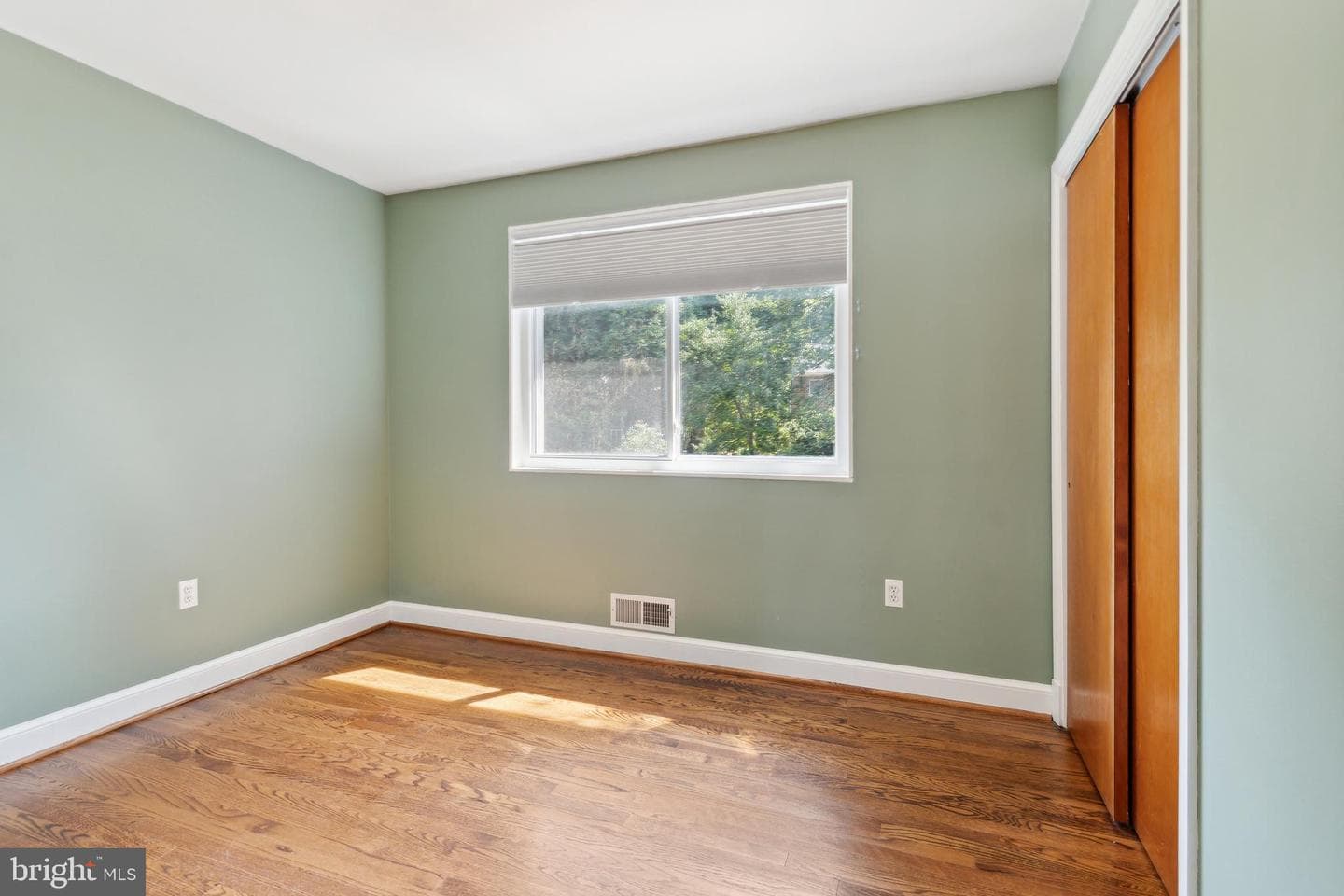 10117 Renfrew Road photo 14