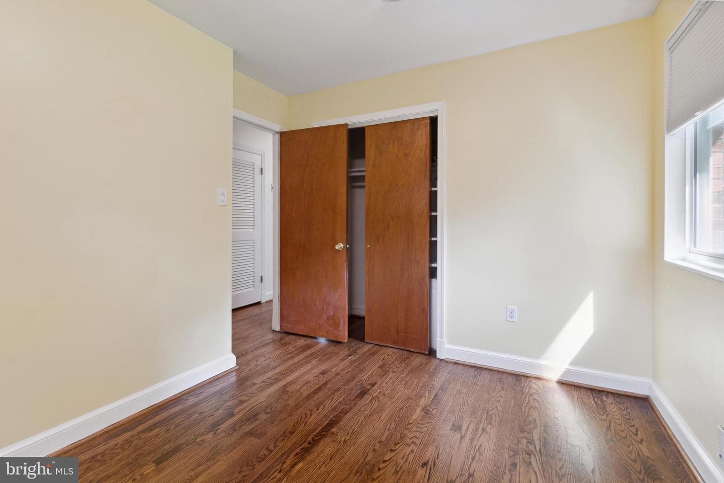 10117 Renfrew Road photo 17