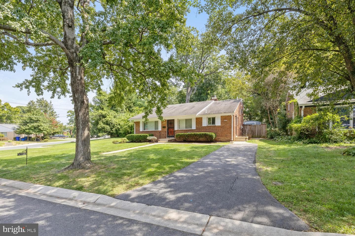 10117 Renfrew Road photo 3