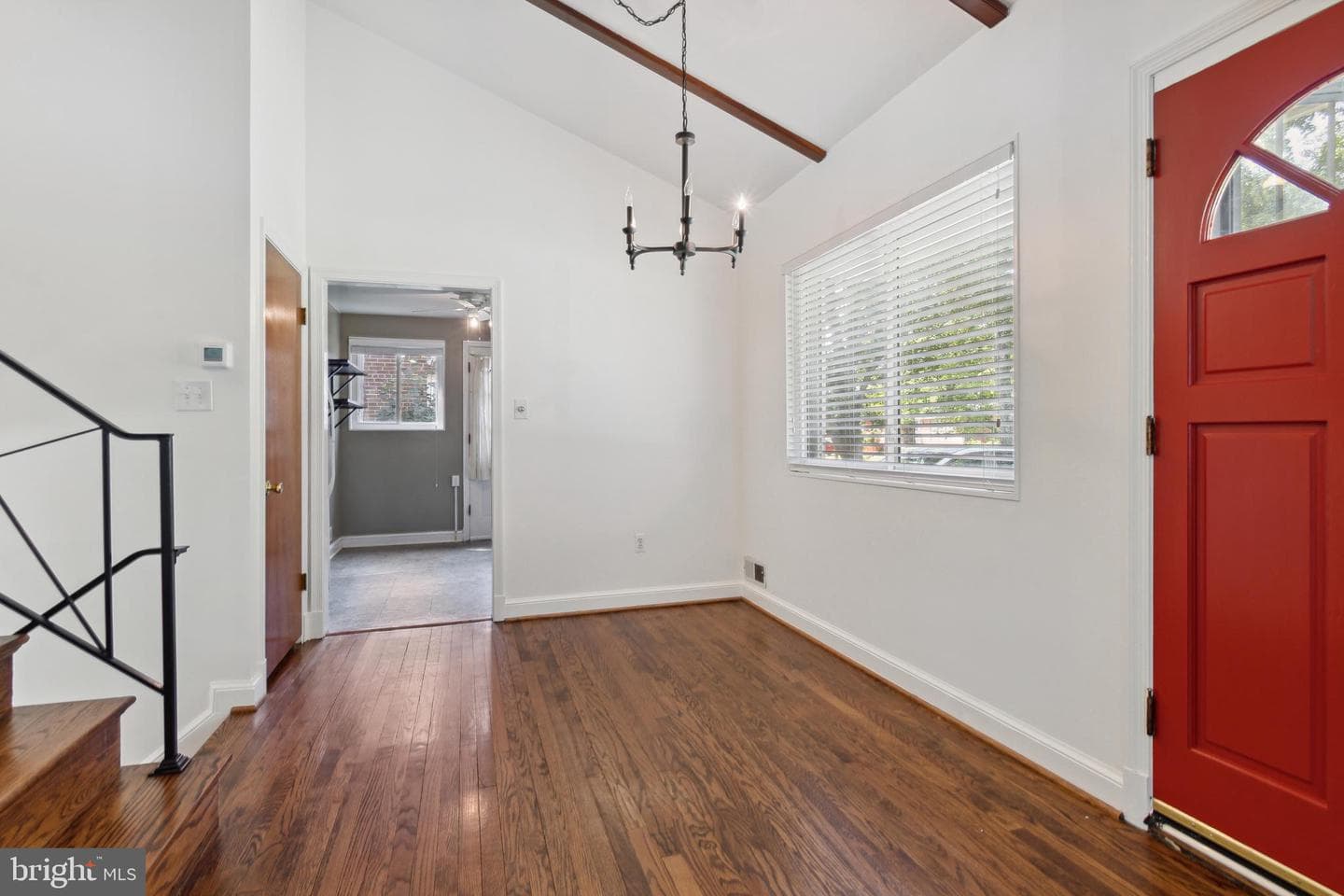 10117 Renfrew Road photo 6