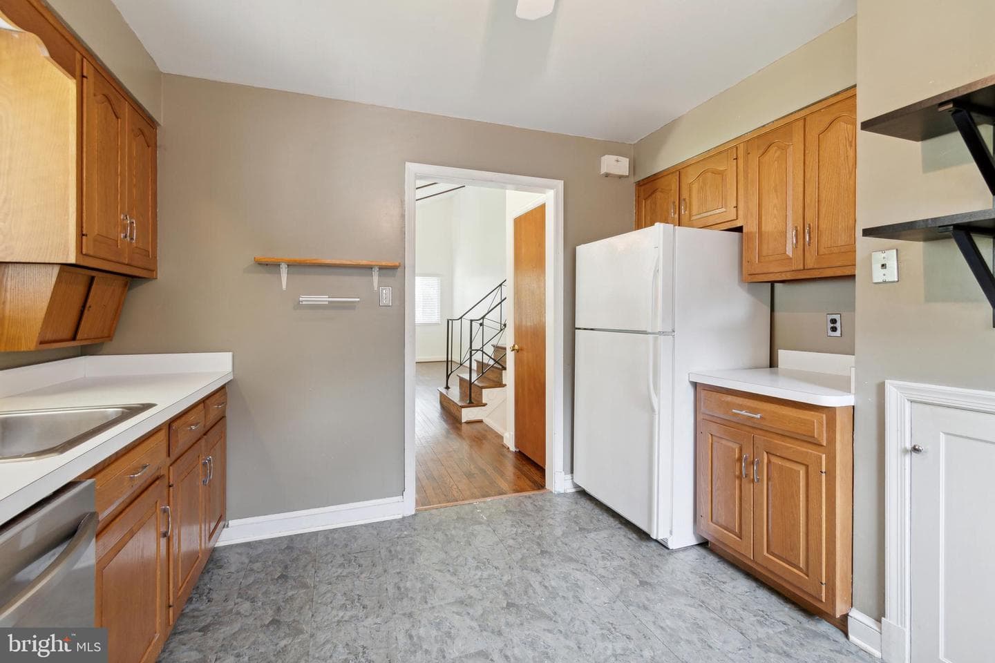10117 Renfrew Road photo 9