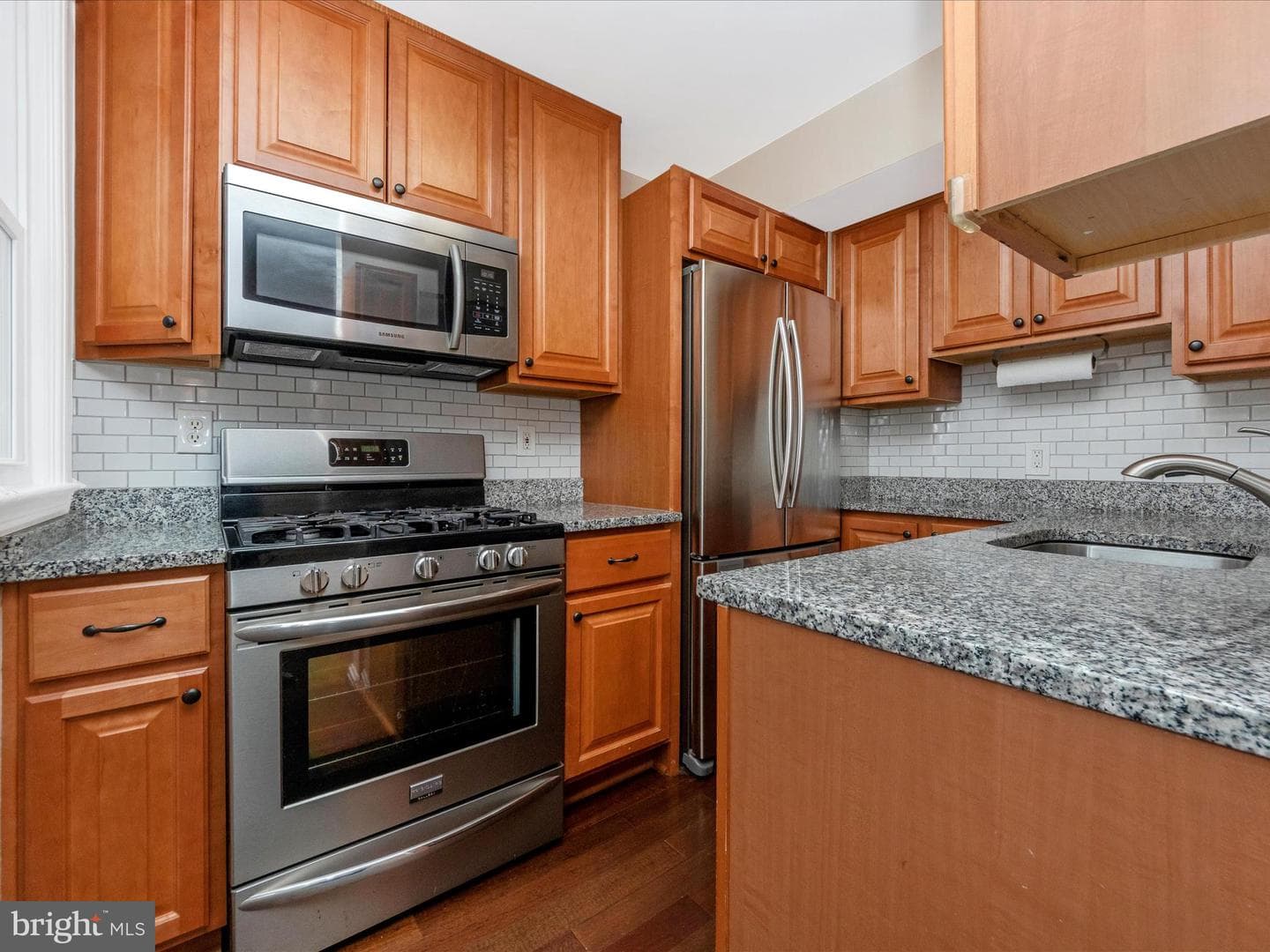 1027 Carson Street photo 15