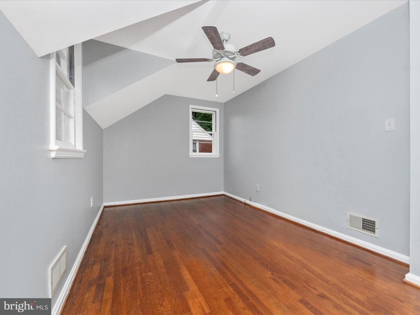 1027 Carson Street photo 29