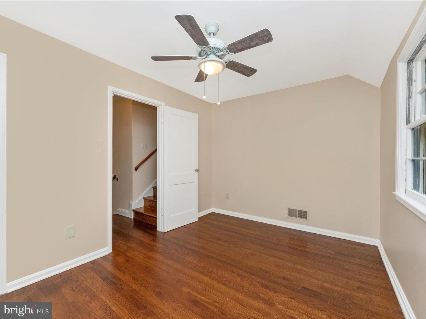 1027 Carson Street photo 34