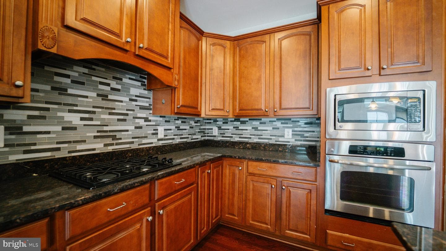 412 Hackberry Place photo 13