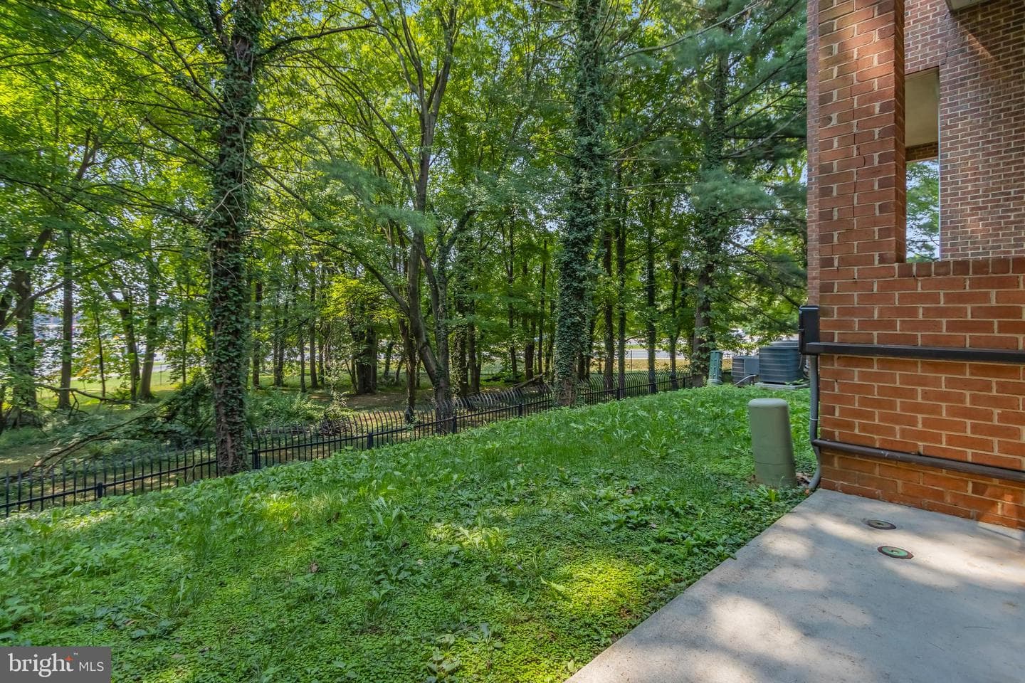 3940 Chesterwood Drive #3940 photo 25