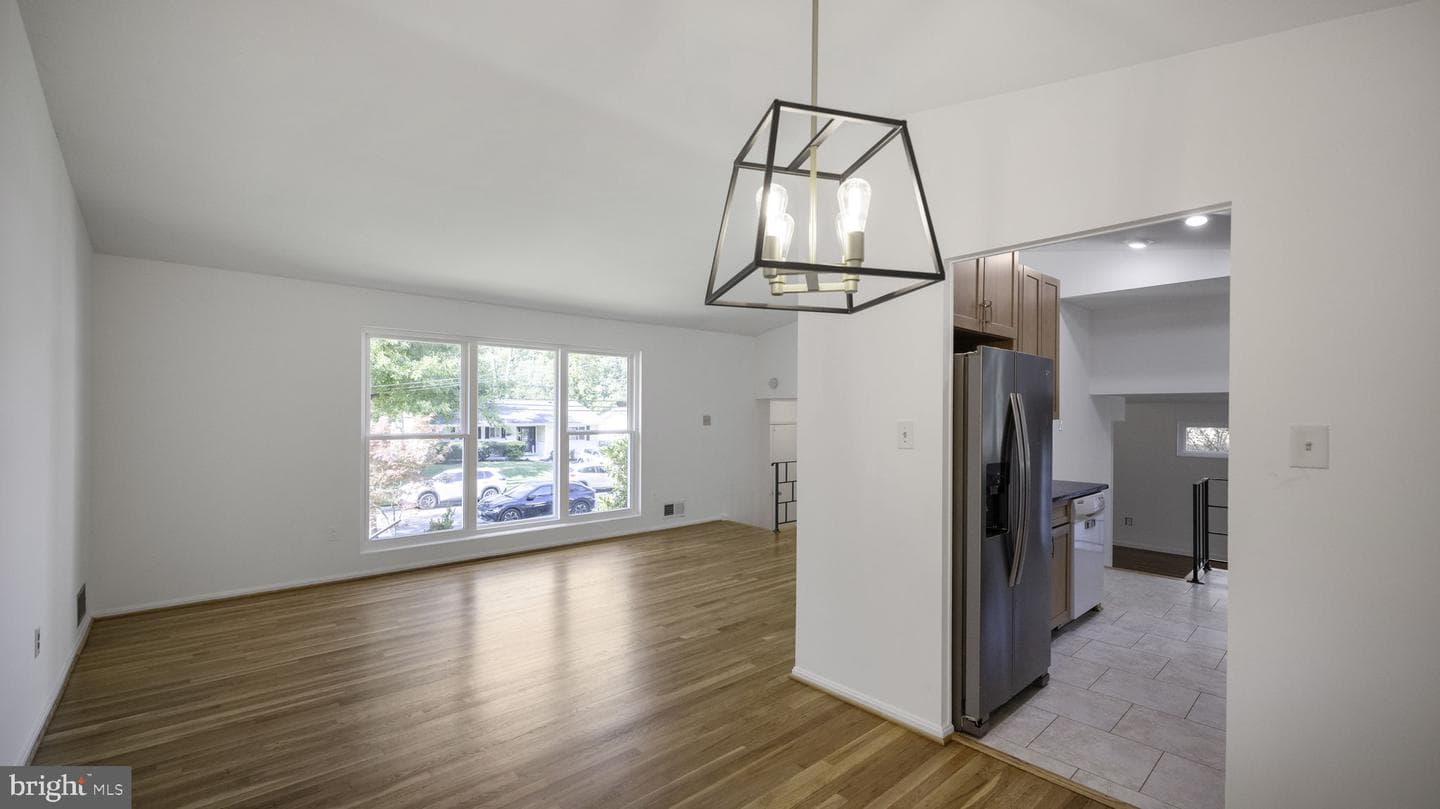 5021 Adrian Street photo 14