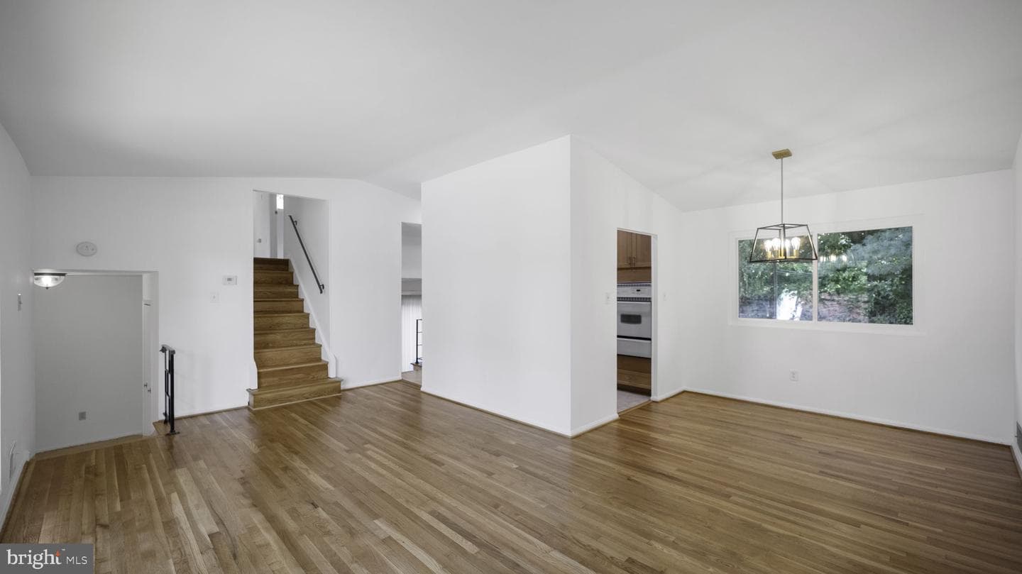 5021 Adrian Street photo 16