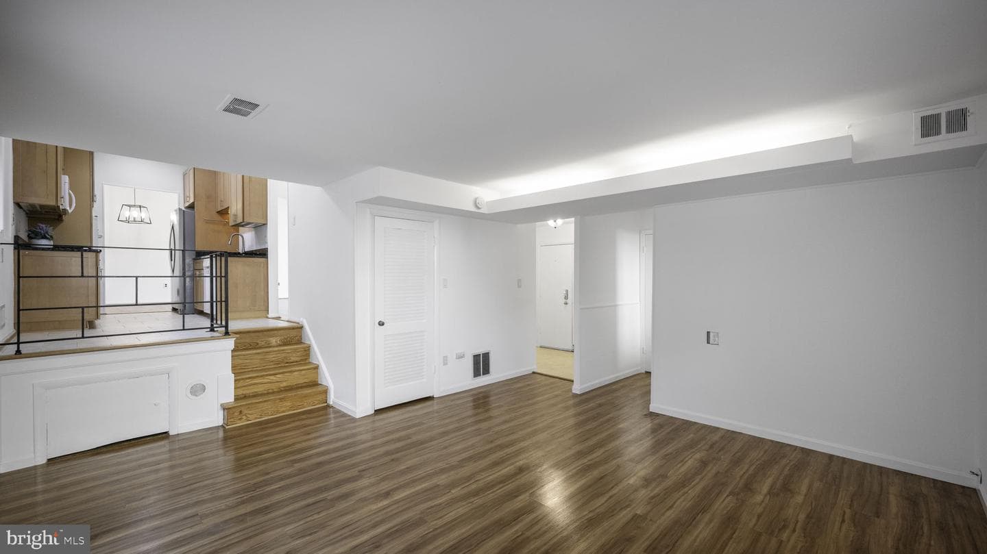 5021 Adrian Street photo 23