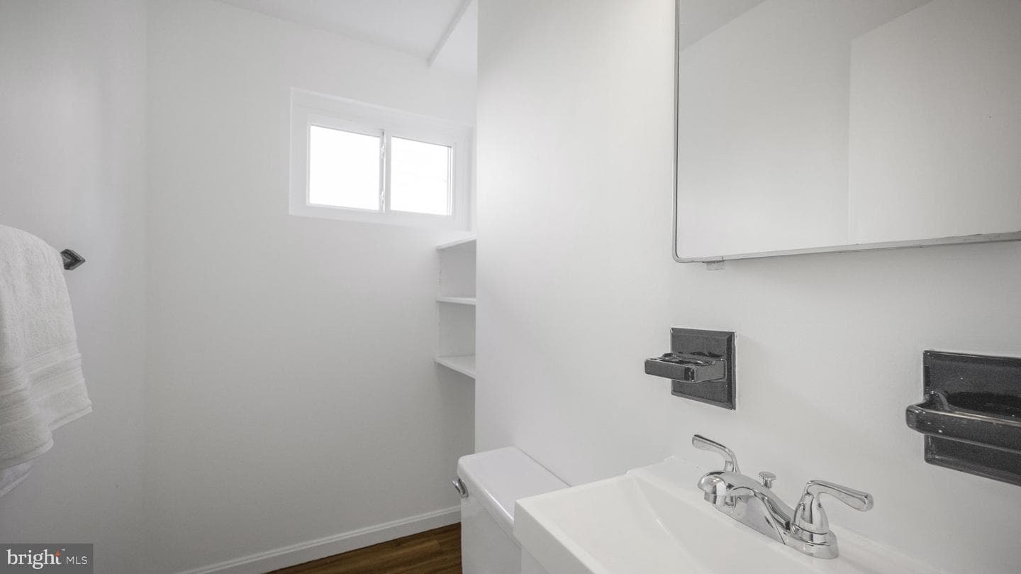 5021 Adrian Street photo 24