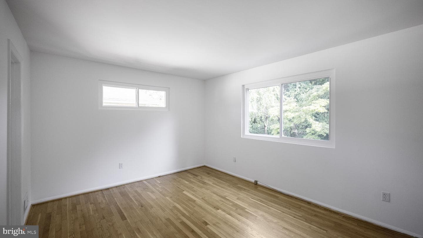 5021 Adrian Street photo 26
