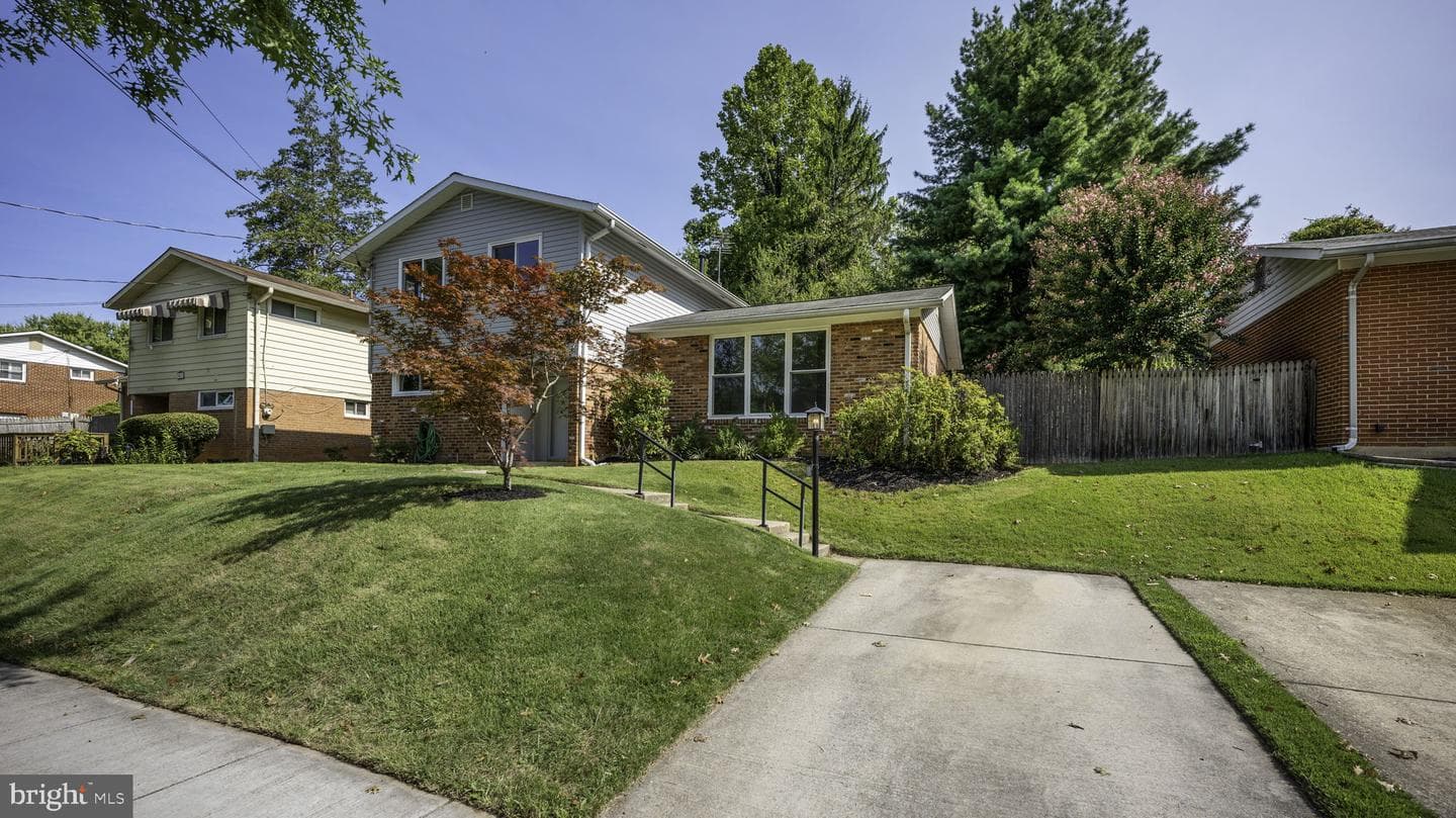 5021 Adrian Street photo 3