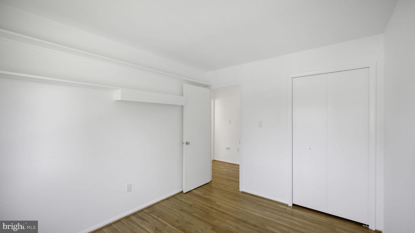 5021 Adrian Street photo 35