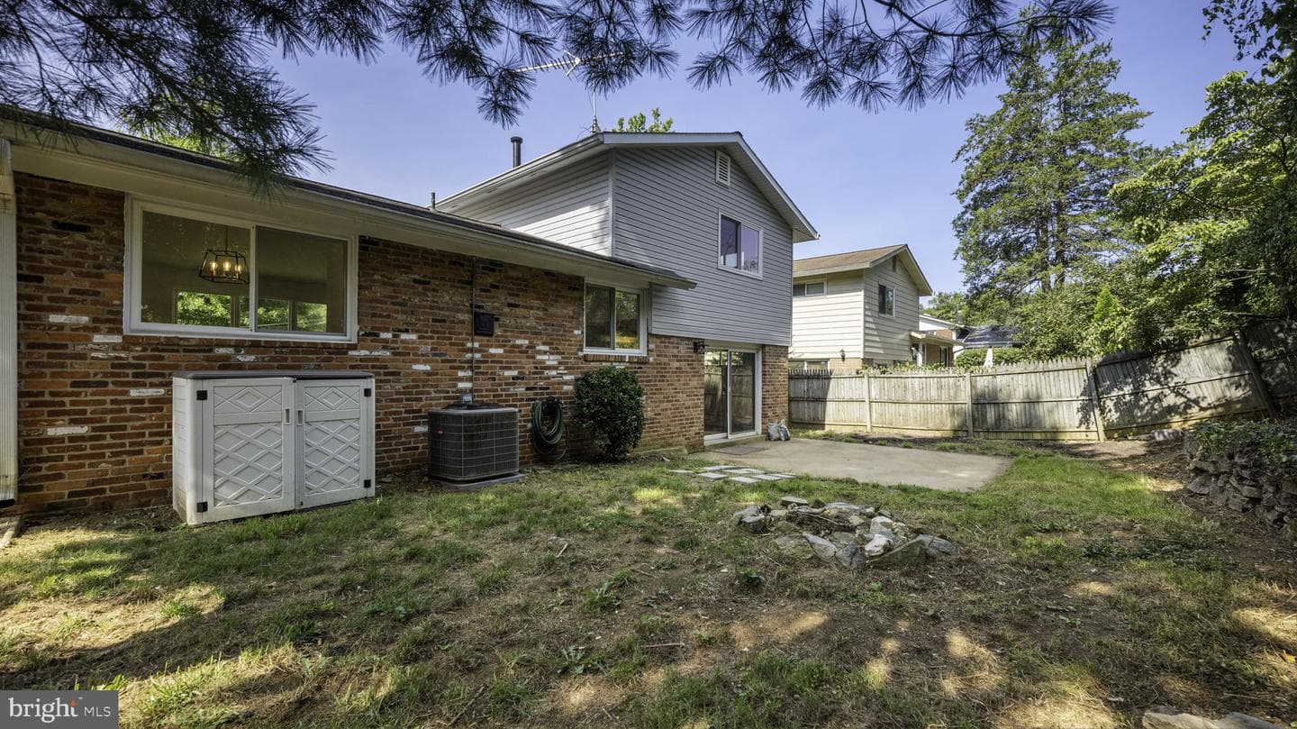 5021 Adrian Street photo 42