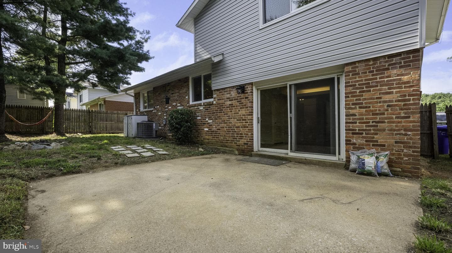 5021 Adrian Street photo 43