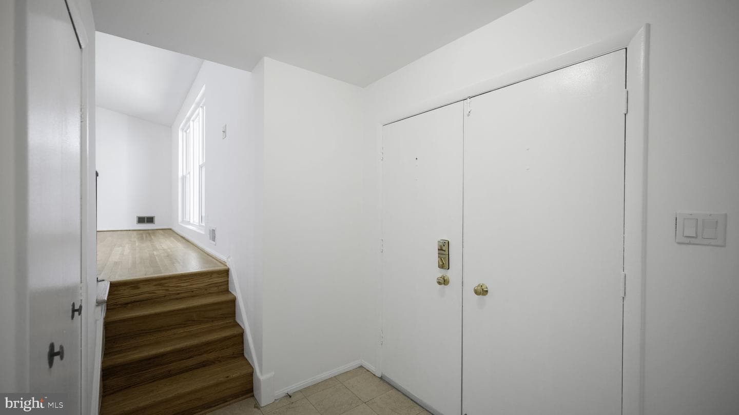 5021 Adrian Street photo 5