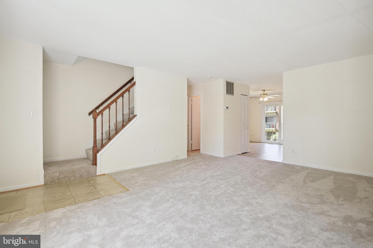 1064 Travis Lane photo 3