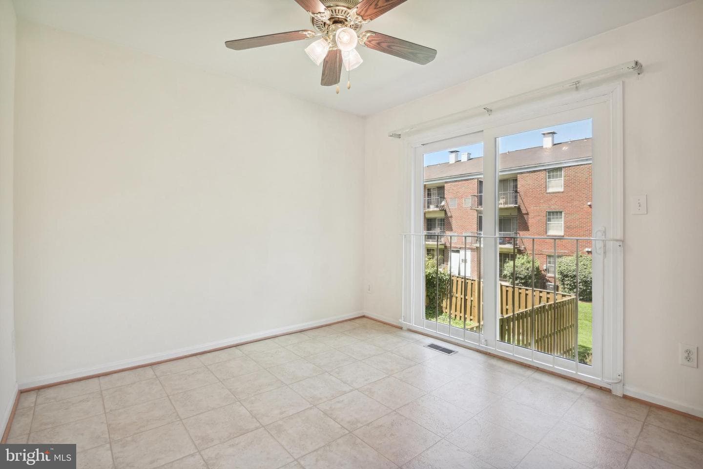 1064 Travis Lane photo 6