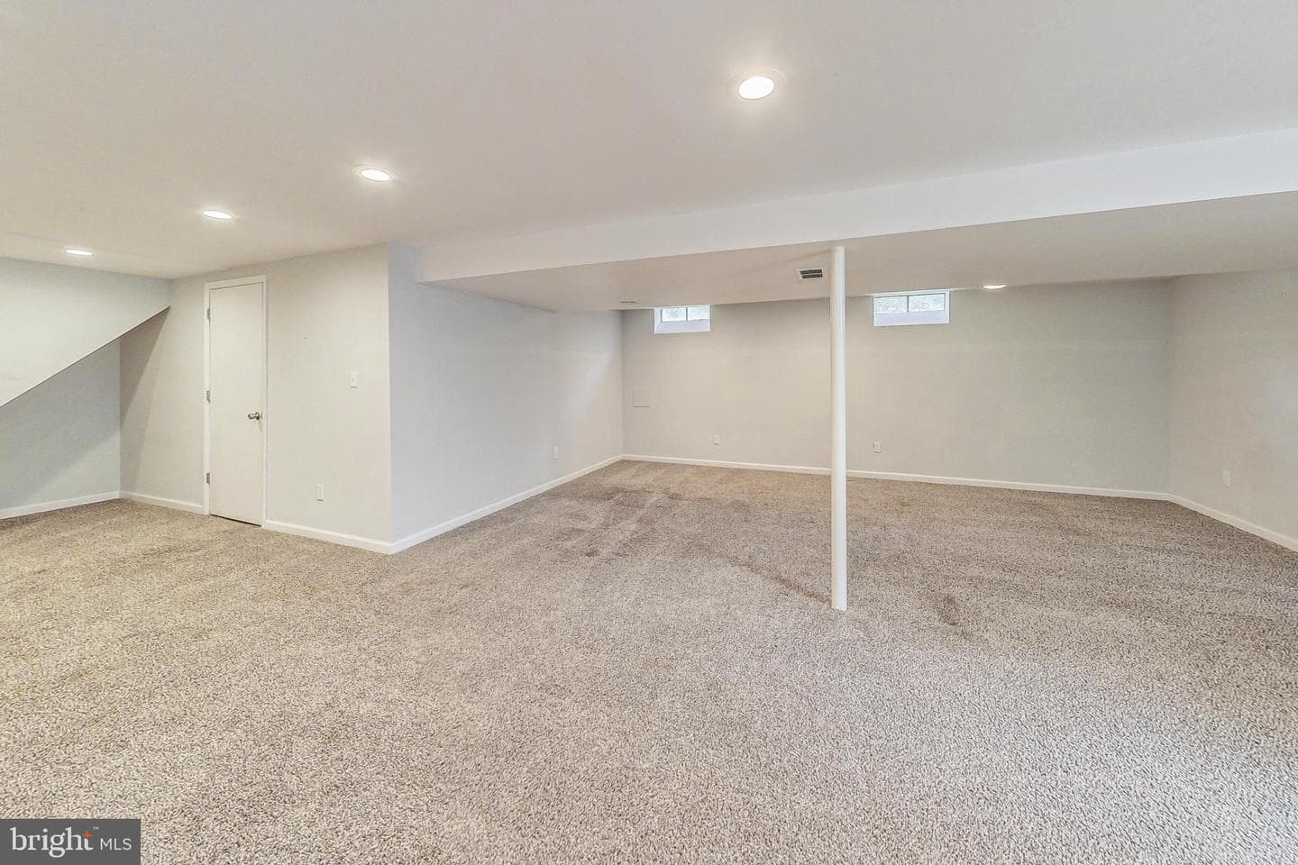 11017 Gainsborough Road photo 38