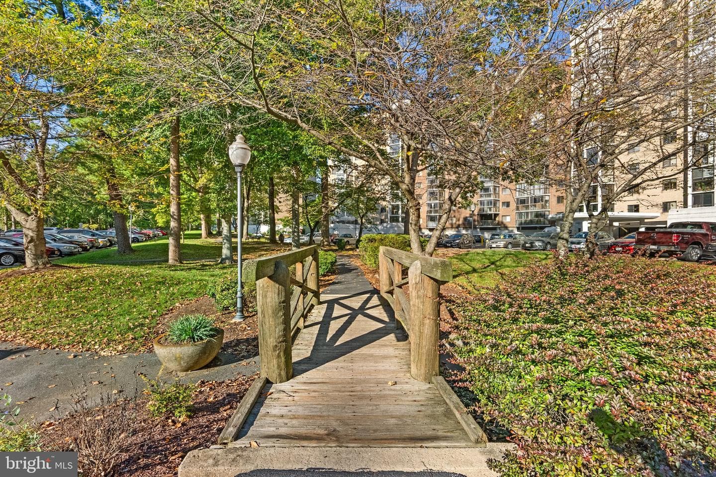 15107 Interlachen Drive #818 photo 37