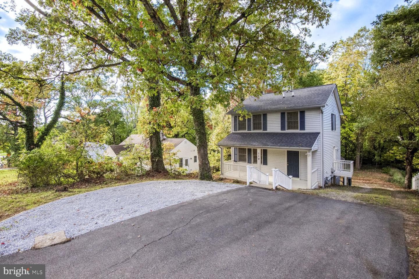 119 E Deer Park Drive photo 2