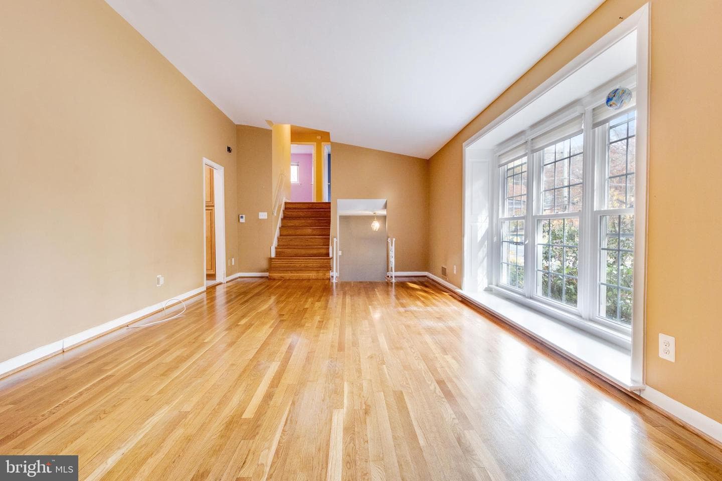 9826 Inglemere Drive photo 14