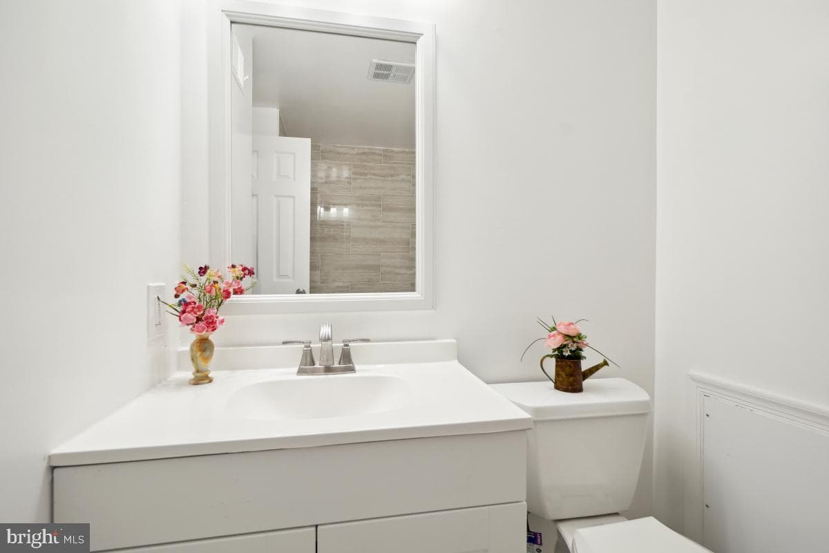 1831 Featherwood Street photo 19