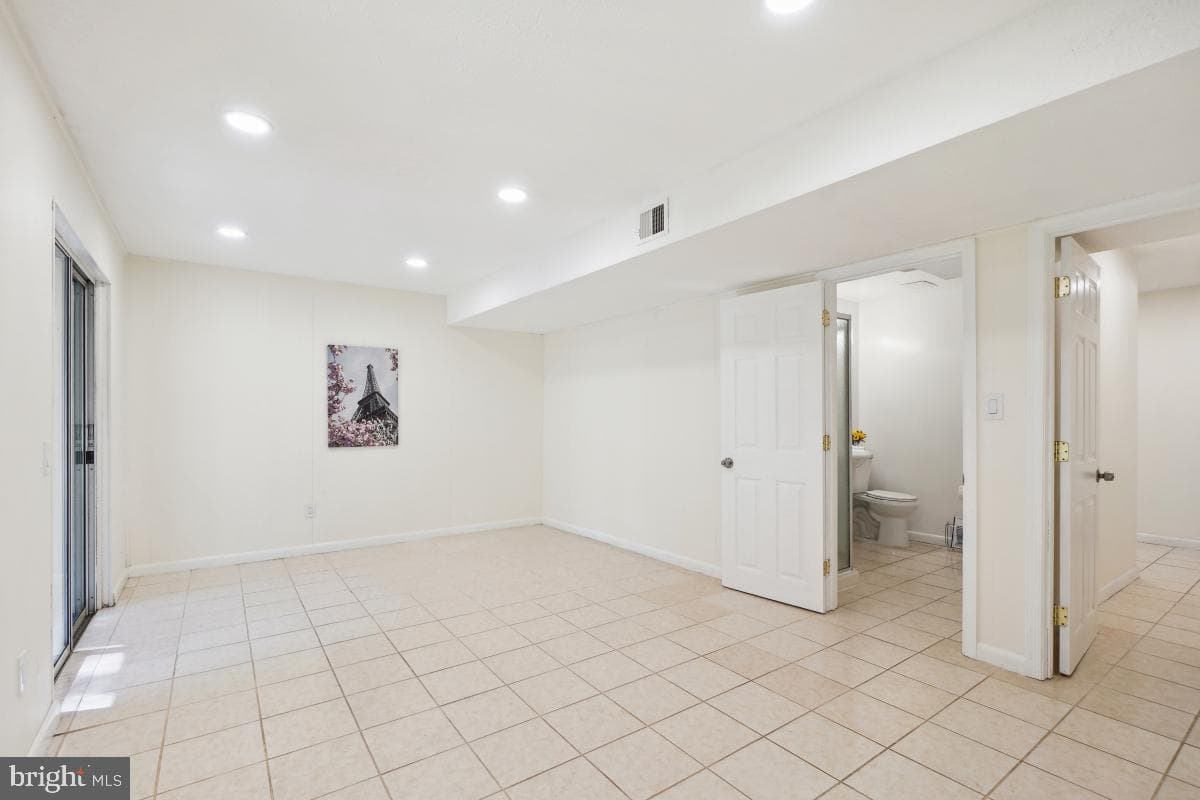 1831 Featherwood Street photo 33