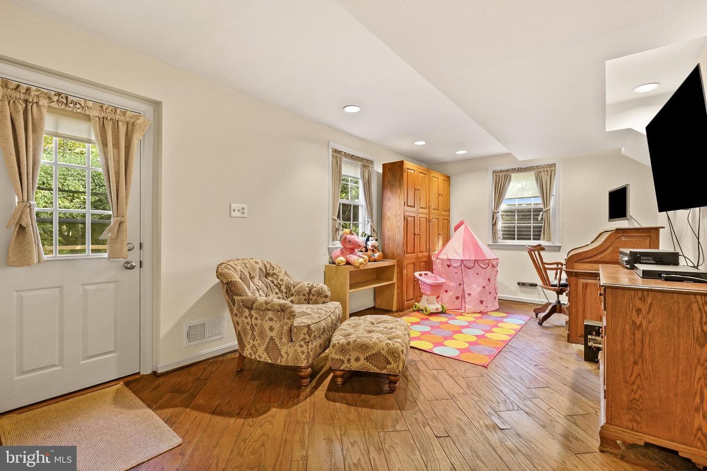 8225 Windsor View Terrace photo 25