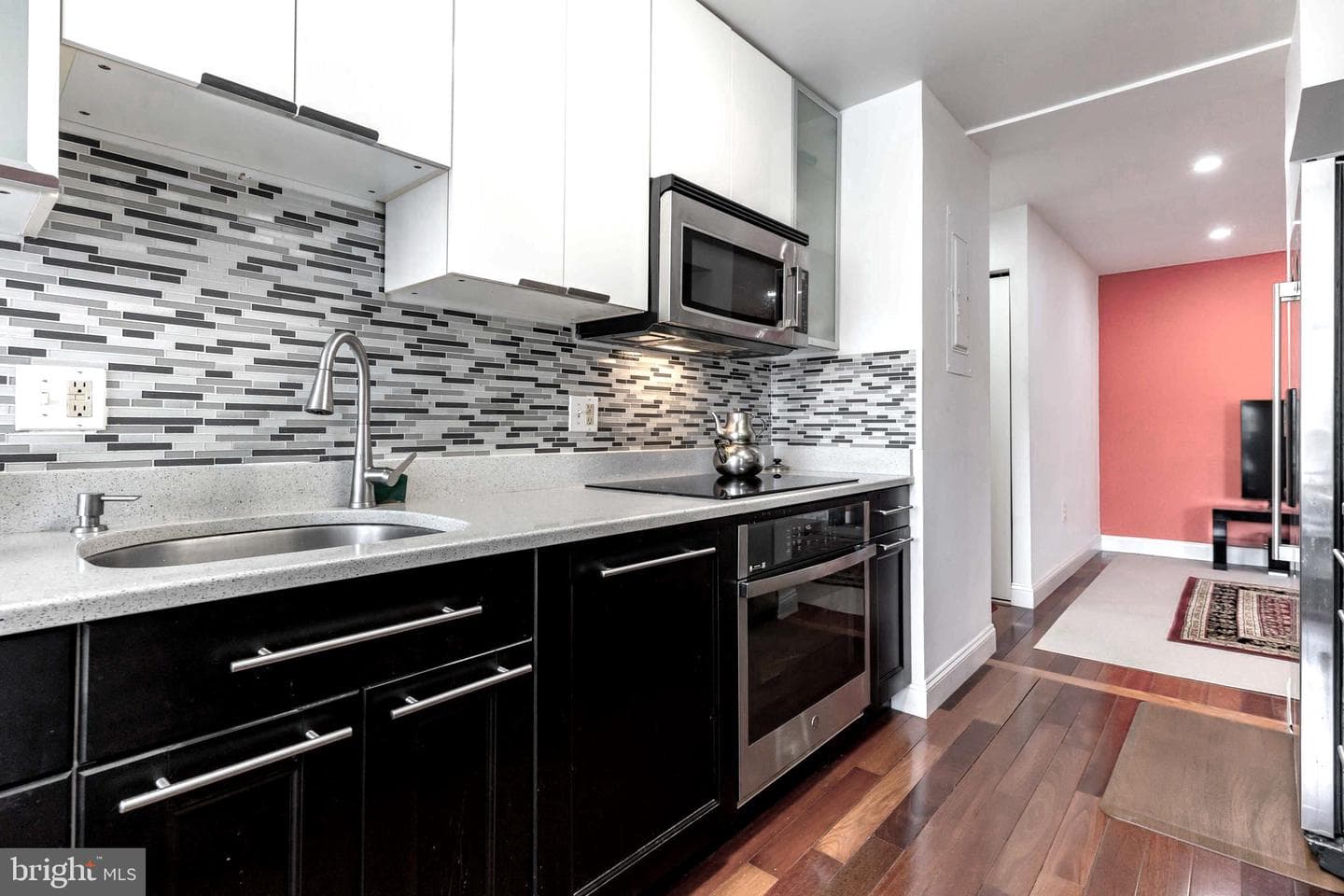 412 Girard Street #103 photo 17