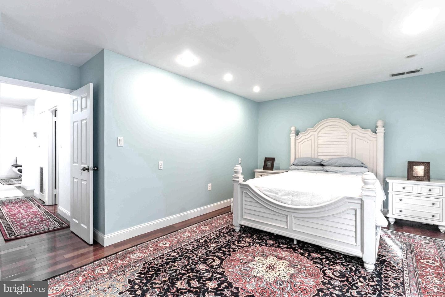 412 Girard Street #103 photo 20