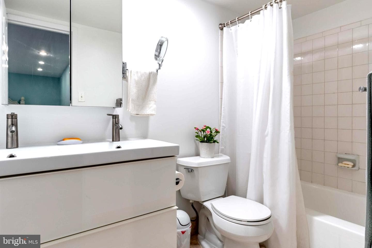 412 Girard Street #103 photo 27