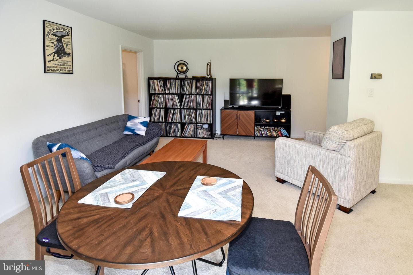 10613 Weymouth Street #201 photo 14