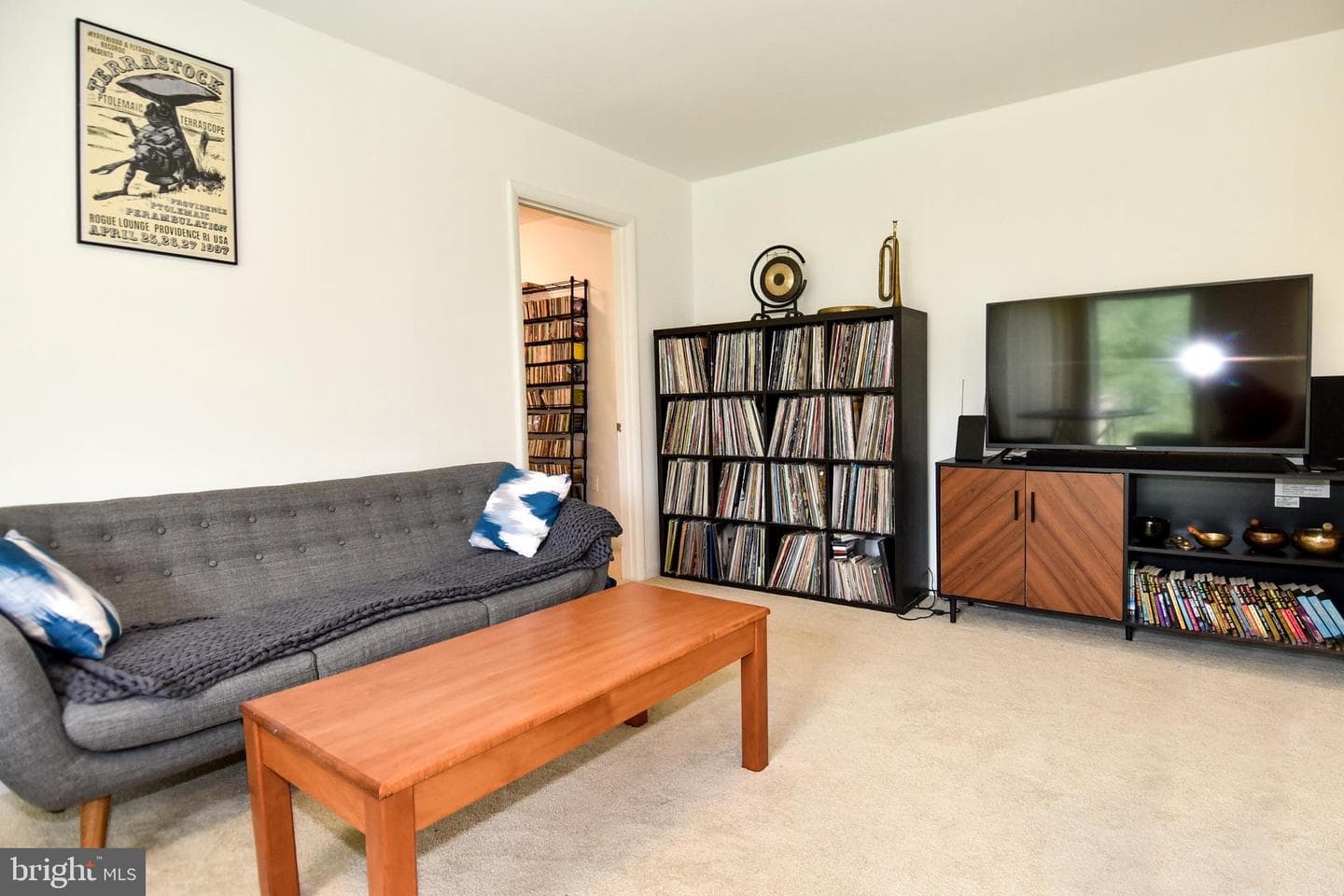 10613 Weymouth Street #201 photo 17