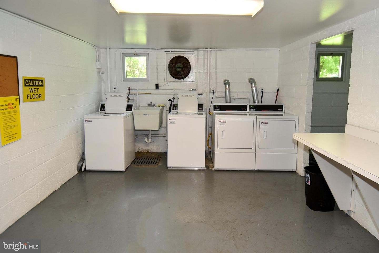 10613 Weymouth Street #201 photo 23