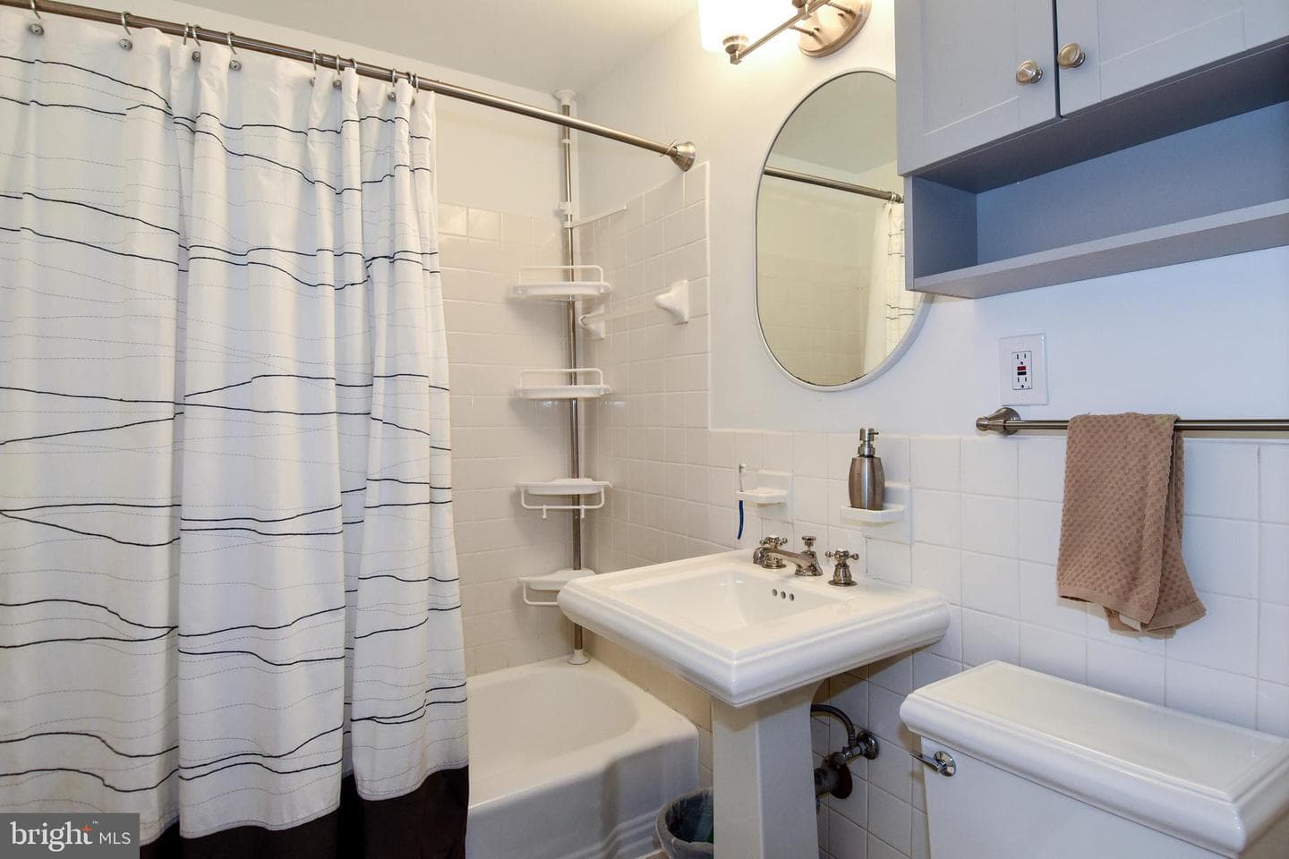 10613 Weymouth Street #201 photo 6