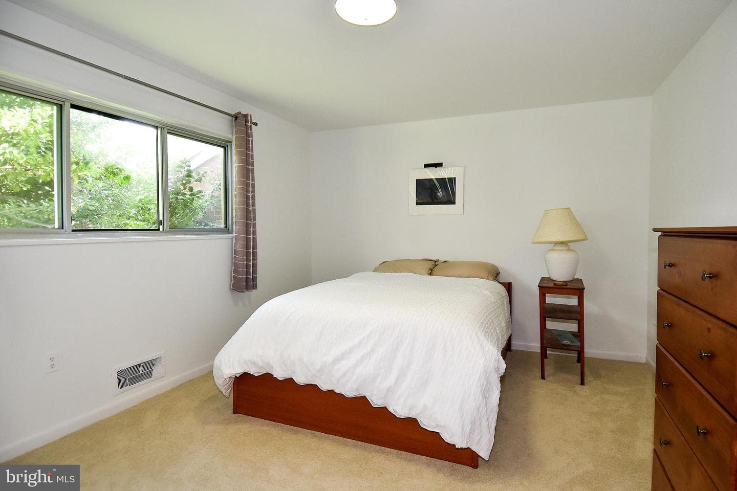 10613 Weymouth Street #201 photo 7