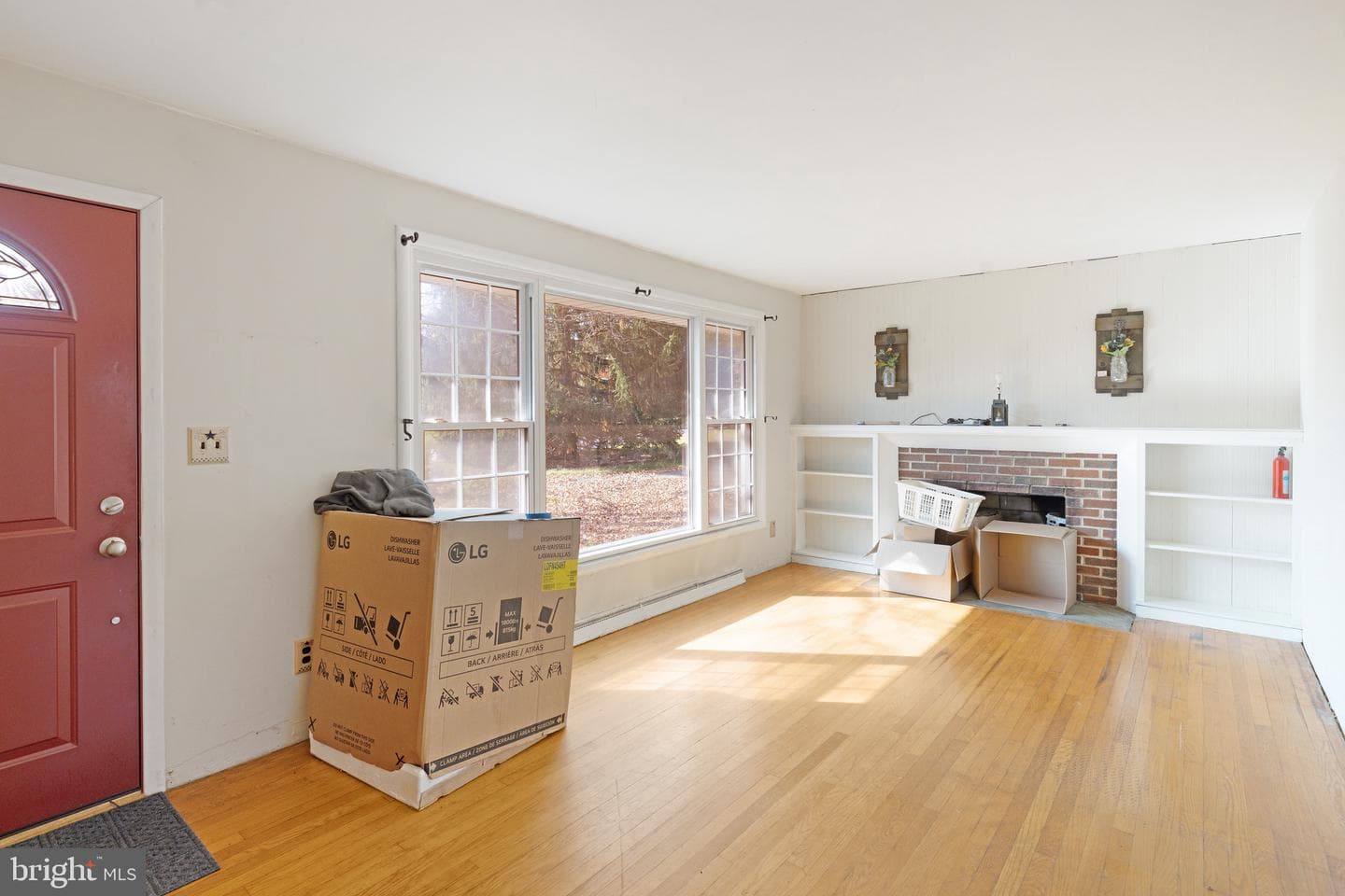 24411 Woodfield Road photo 9