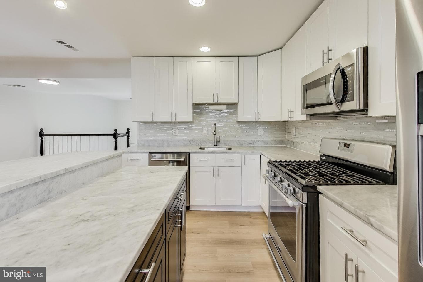 8318 N Brook Lane photo 3