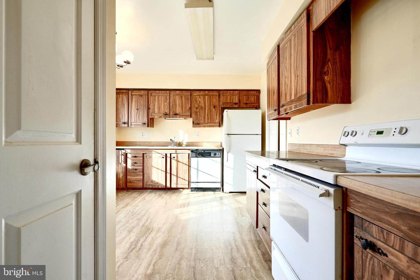6779 Surreywood Lane photo 3